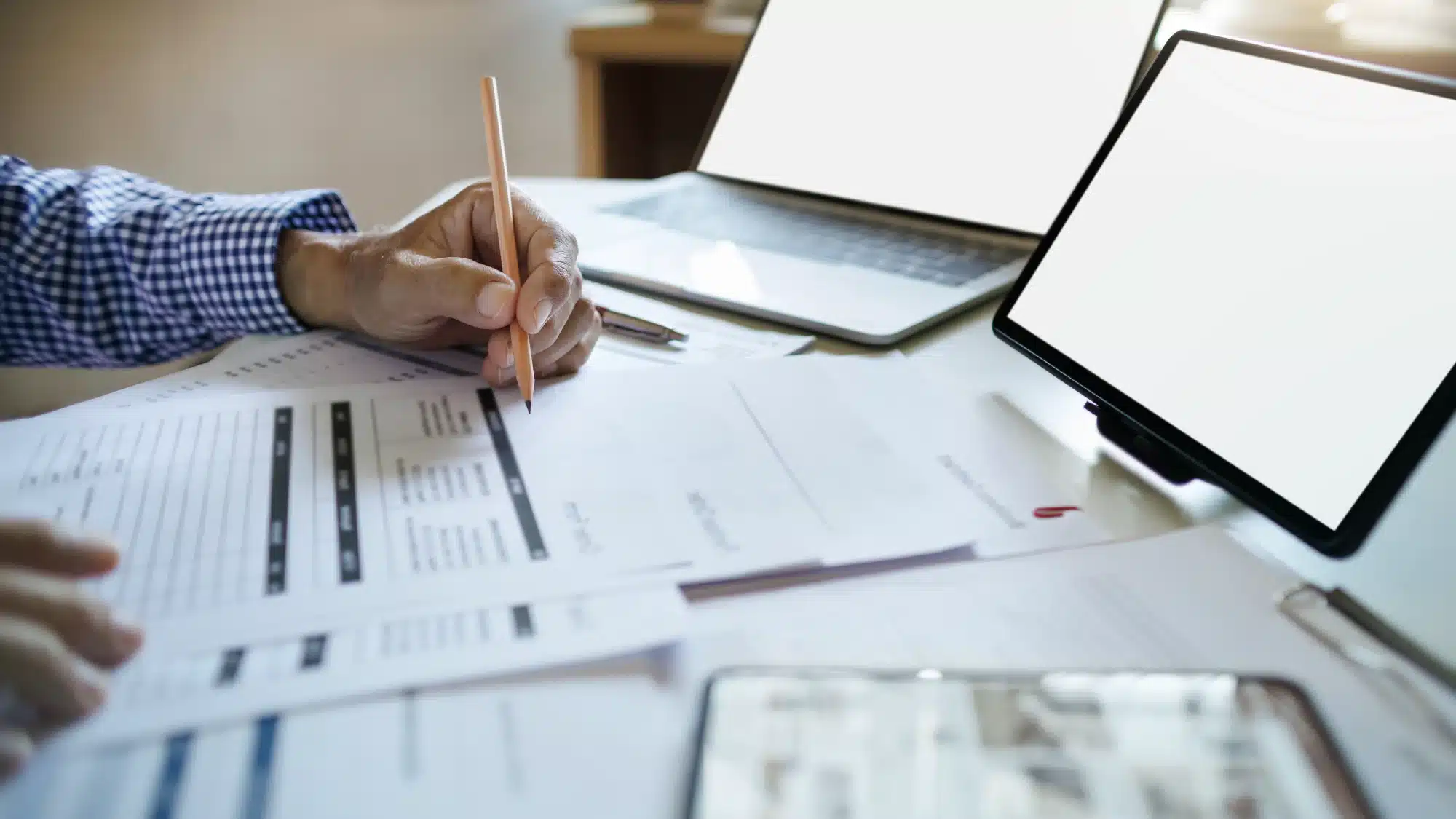 1773945566_A Guide to the Types of Employee Insurance Plans Available in Your Area