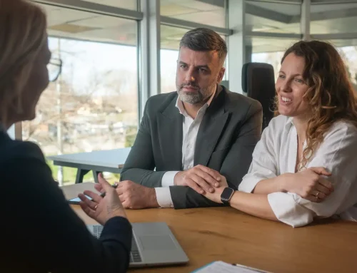 The Important Differences Between Insurance Brokers and Agents Explained for Policyholders